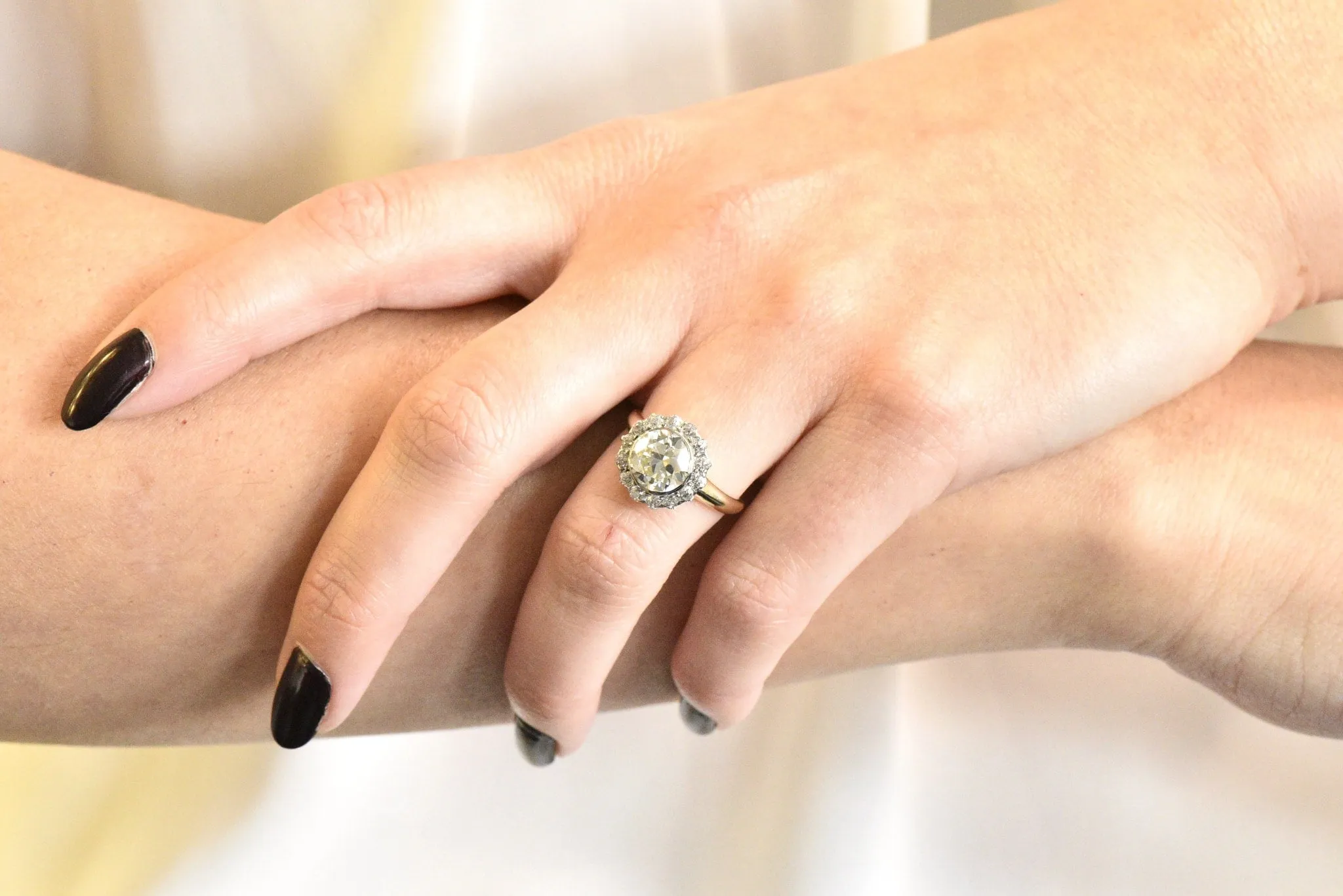Superb Edwardian 2.61 CTW Diamond Platinum-Topped 14 Karat Gold Cluster Engagement Ring GIA