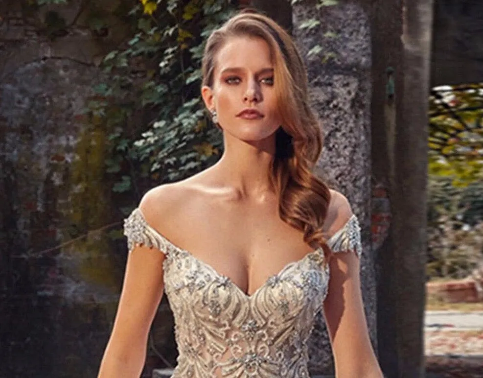 Sweetheart Neck Zipper Up Short Sleeve Princess Bridal Dresses