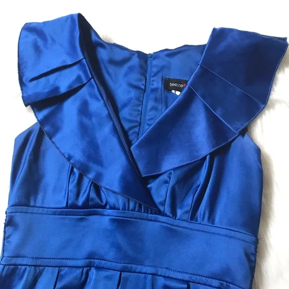 Teeze Me Sleeveless Pleated V Collar Dress in Blue