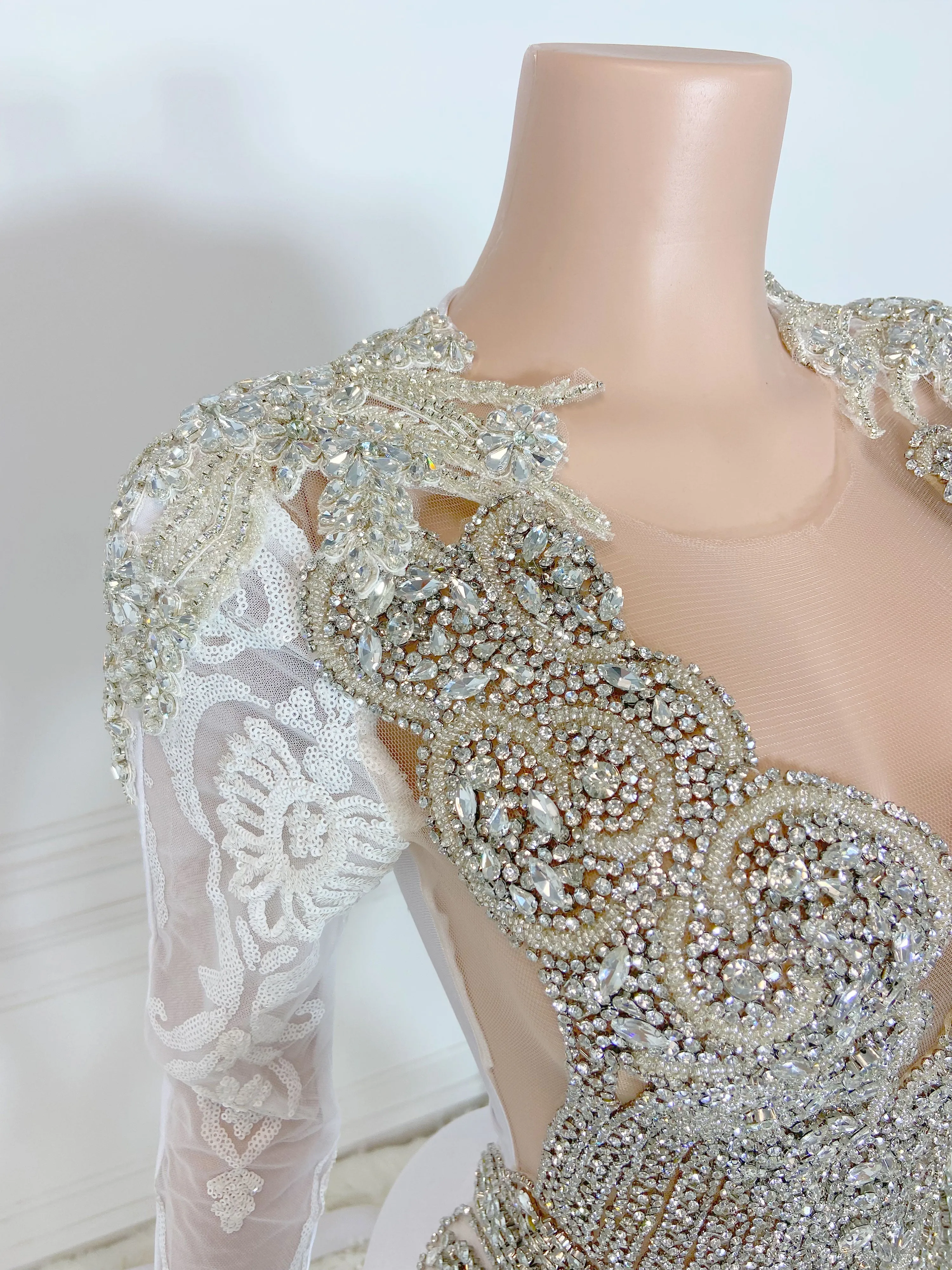 White Round Neck Long Sleeve Maxi Dress with Sequins Gowns